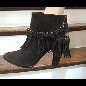 Parisian brown tassel boots